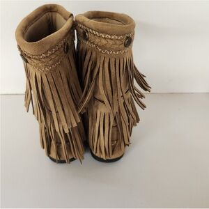 Hot Tomato sz 6 Fringe Moccasins fringe boots suede like